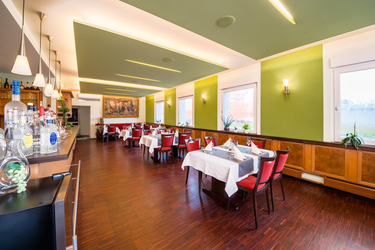 Hotel Restaurant Vater Rhein Woerth am Rhein Exterior foto